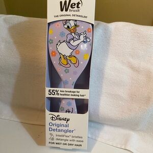 Disney Wet Brush with White and Black Design